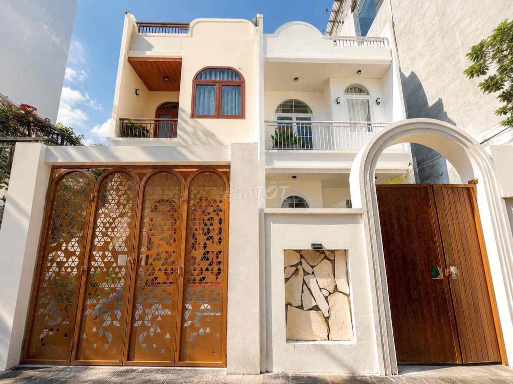 Аренда · 3 комн. · 103 м² · Quận Hải Châu, ул. Đường Hoàng Diệu