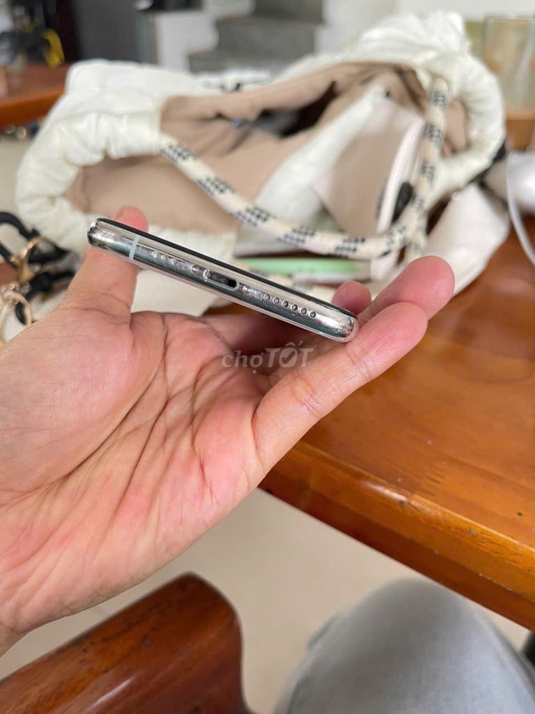 iPhone Xs 256GB Bạc. Mua bán Điện thoại tại Quận Hà Đông Hà Nội được đăng bởi Nguyễn linh hình 1