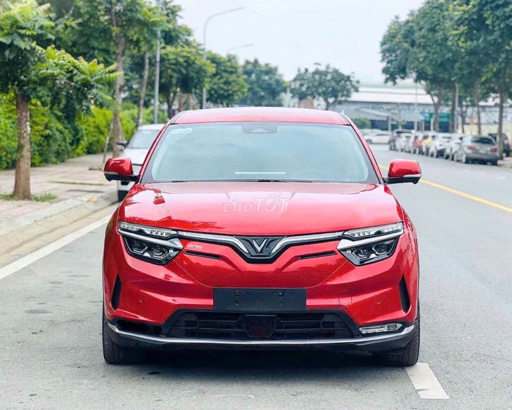 VinFast VF8 Eco AWD 2024 — 800 миллионов