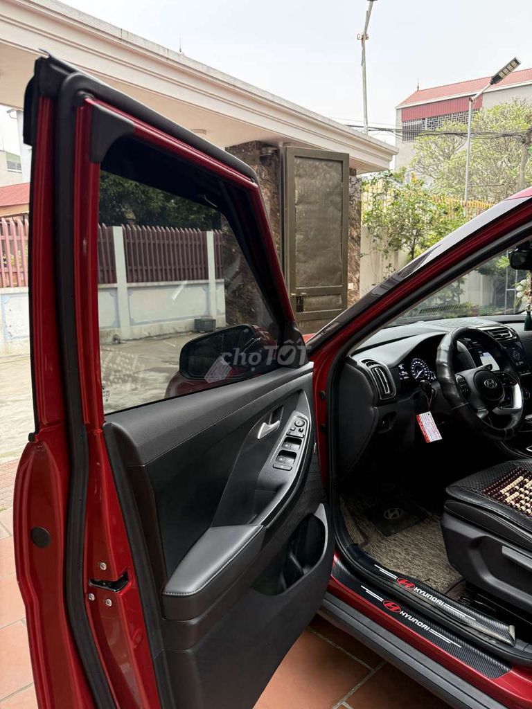 Специальный автомобильный номер Hyundai Creta 2024, красный