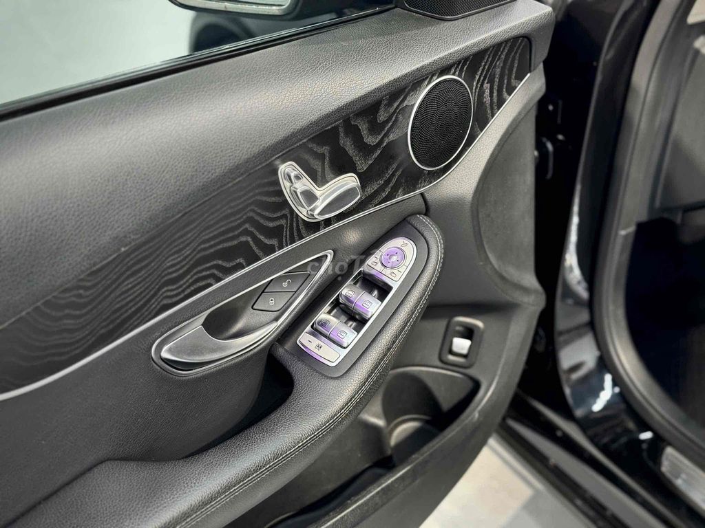 Mercedes Benz C200 FL model 2020 1 chủ. Mua bán Ô tô tại Quận 8 Tp Hồ Chí Minh được đăng bởi Khoa nguyễn hình 10