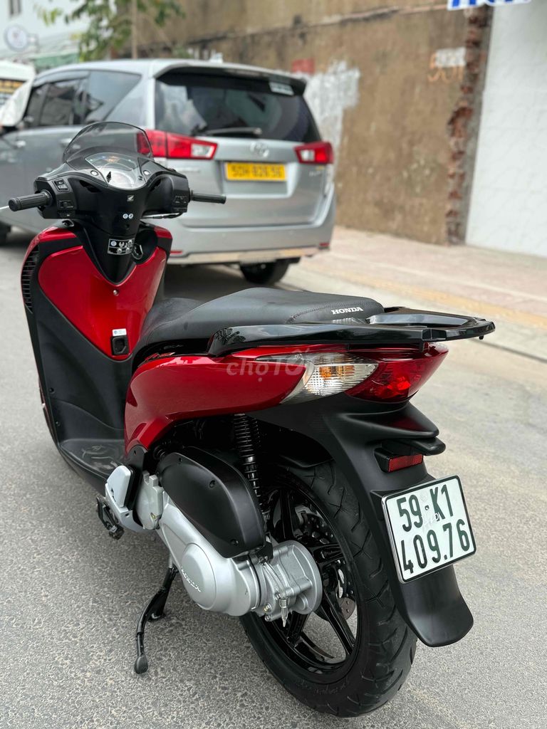 Sh Ý 150 sm 104 đỏ đen sport , ngay chủ công chứng. Mua bán Xe máy tại Quận 11 Tp Hồ Chí Minh được đăng bởi Phú Hào SH nhập ý shvn các dòng xe phổ thông  hình 4