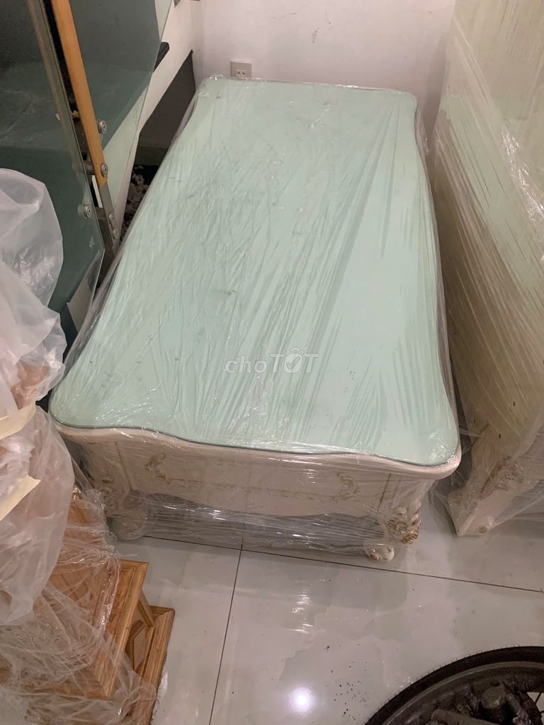 Bộ bàn ăn và ghế tân cổ điển hoàng gia nhập khẩu. Mua bán Bàn ghế tại Quận Gò Vấp Tp Hồ Chí Minh được đăng bởi Huy hình 1