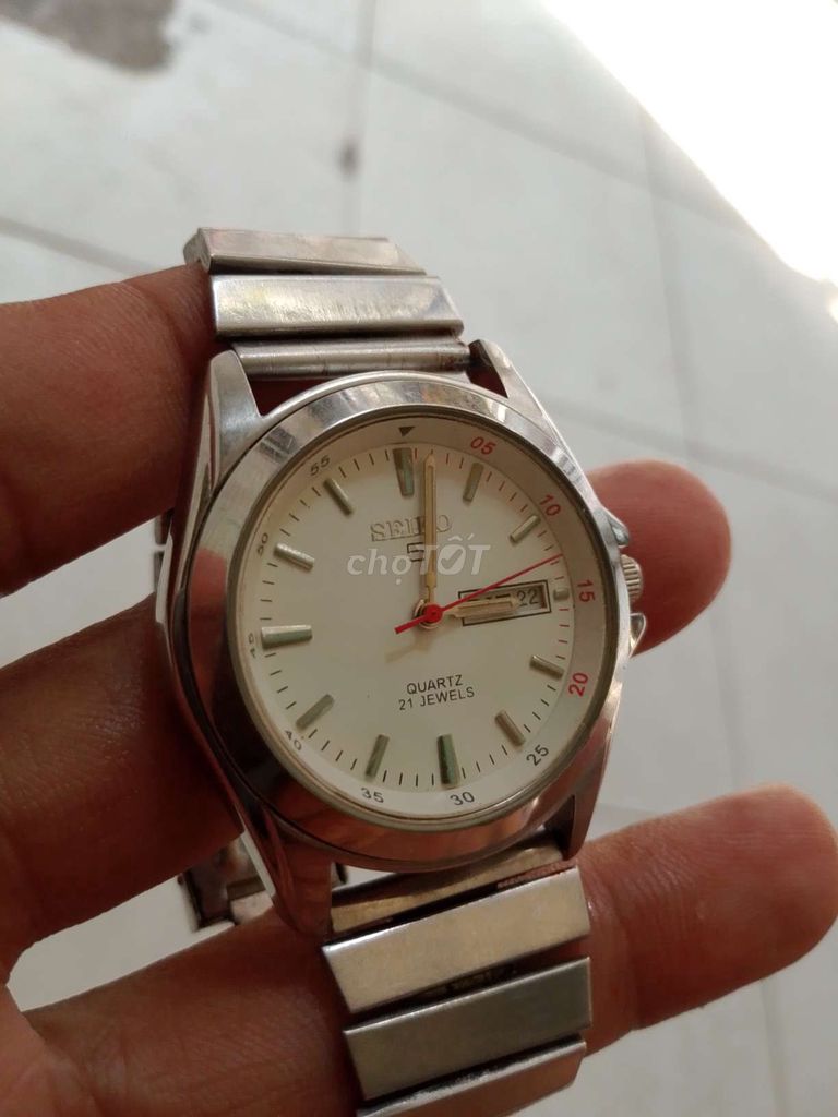 Seiko quartz... còn đẹp , size37