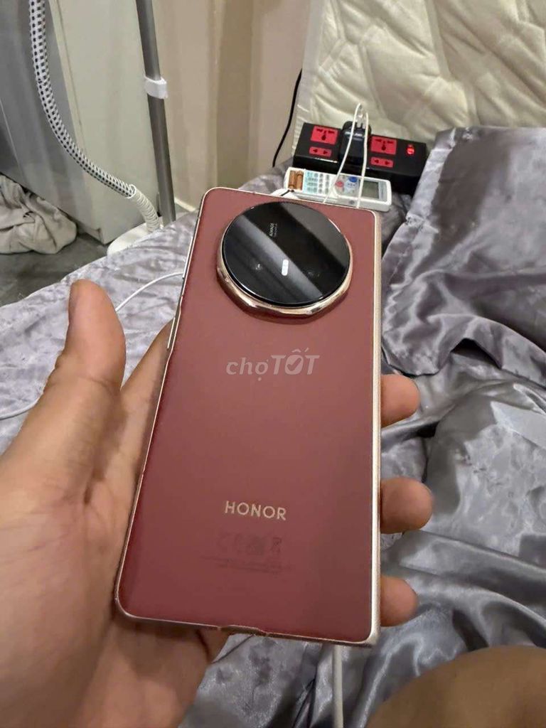 Honor Magic V5(16/512)Quốc tế màu đỏ có gl. Mua bán Điện thoại tại Quận 5 Tp Hồ Chí Minh được đăng bởi Strawberry Táo hình 1
