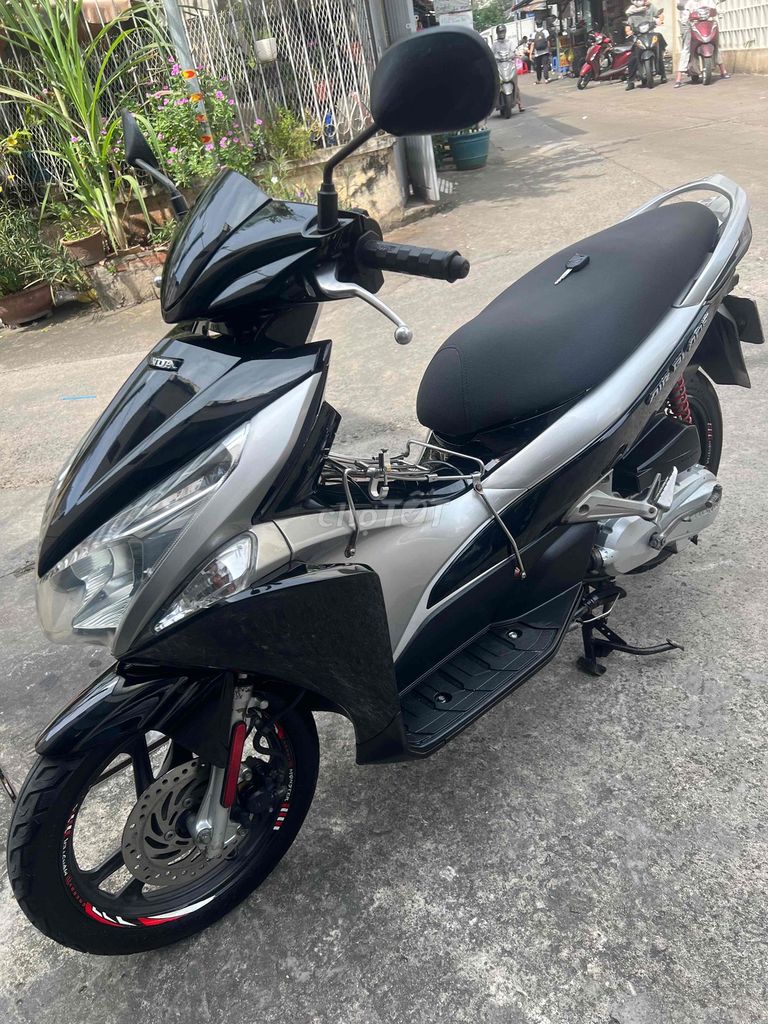 Honda Air Blade 2011 Đen Bạc bstp chính chủ. Mua bán Xe máy tại Quận 5 Tp Hồ Chí Minh được đăng bởi A Hà hình 1