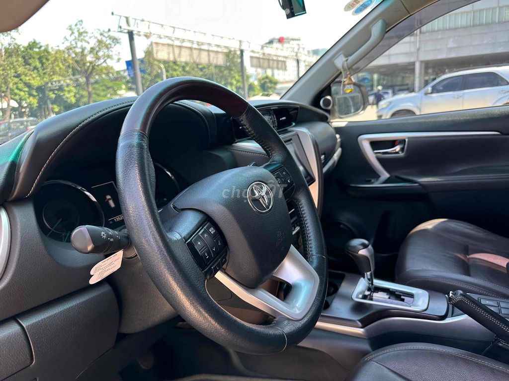 Toyota Fortuner 2019 2.8V 4x4 AT - 7c tự động. Mua bán Ô tô tại Quận Bình Thạnh Tp Hồ Chí Minh được đăng bởi phuongneo hình 4