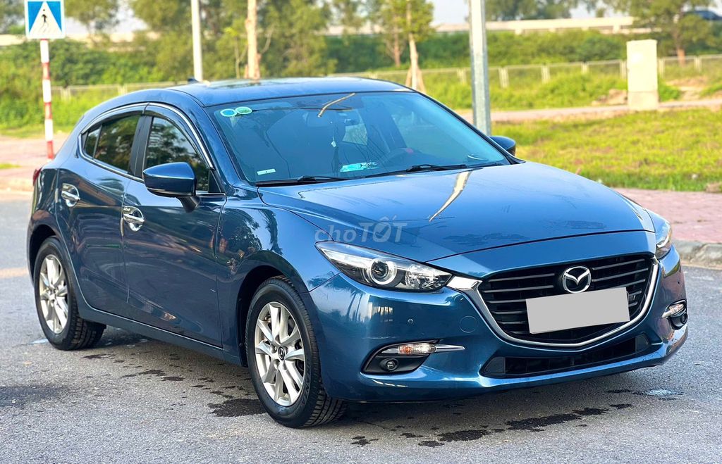 Mazda 3 hatchback 2018, trẻ trung, đi ít, giá tốt. Mua bán Ô tô tại Quận Long Biên Hà Nội được đăng bởi Long Biên Cars hình 2