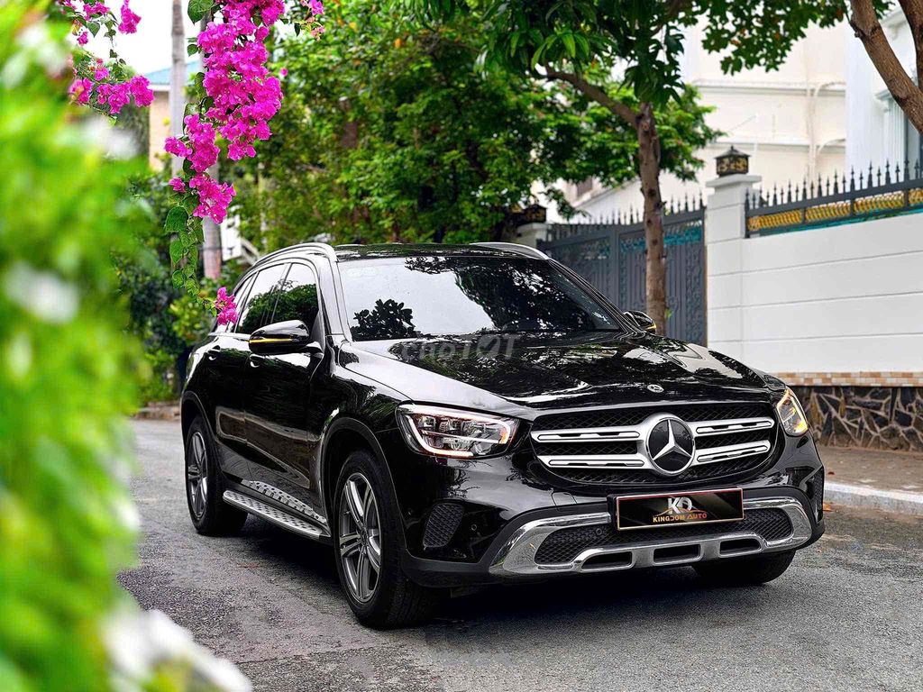 Подтяжка лица Mercedes GLC200 V1 2022 черный хорошая цена