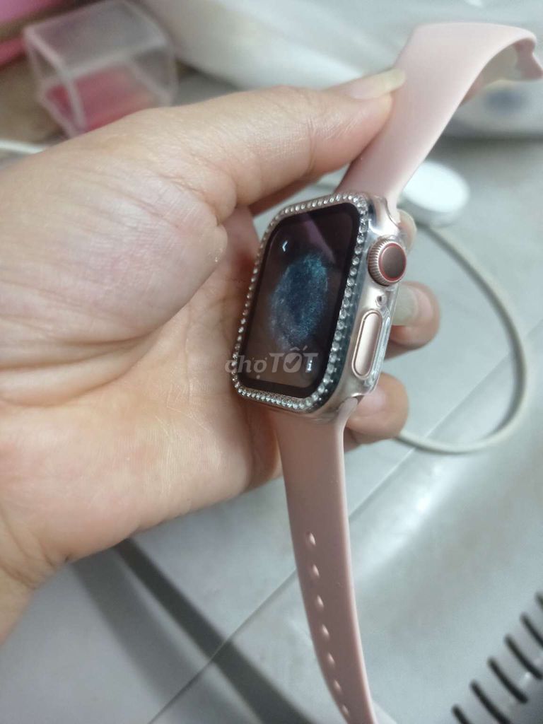 Đồng hồ thông minh apple watch seri 4 size 40