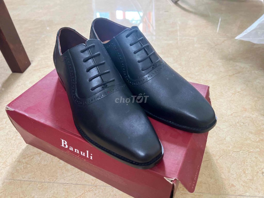 1 đôi dép Crocs & 3 đôi giày nam size 42 mới