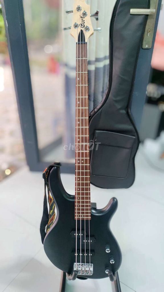 GUITAR BASS CORT