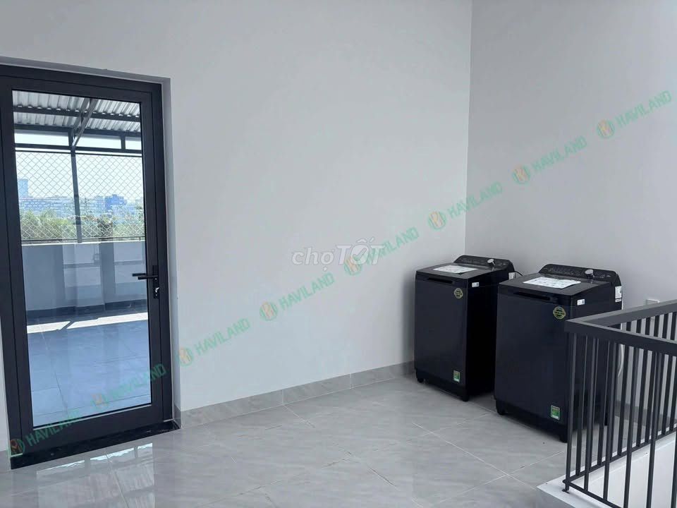 Furnished room with balcony near the University Village — photo 2