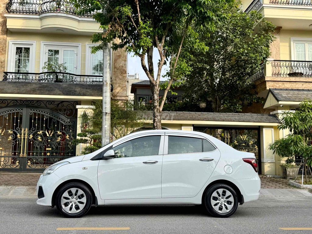 Hyundai i10 1.2 MT 2016 белый, механика