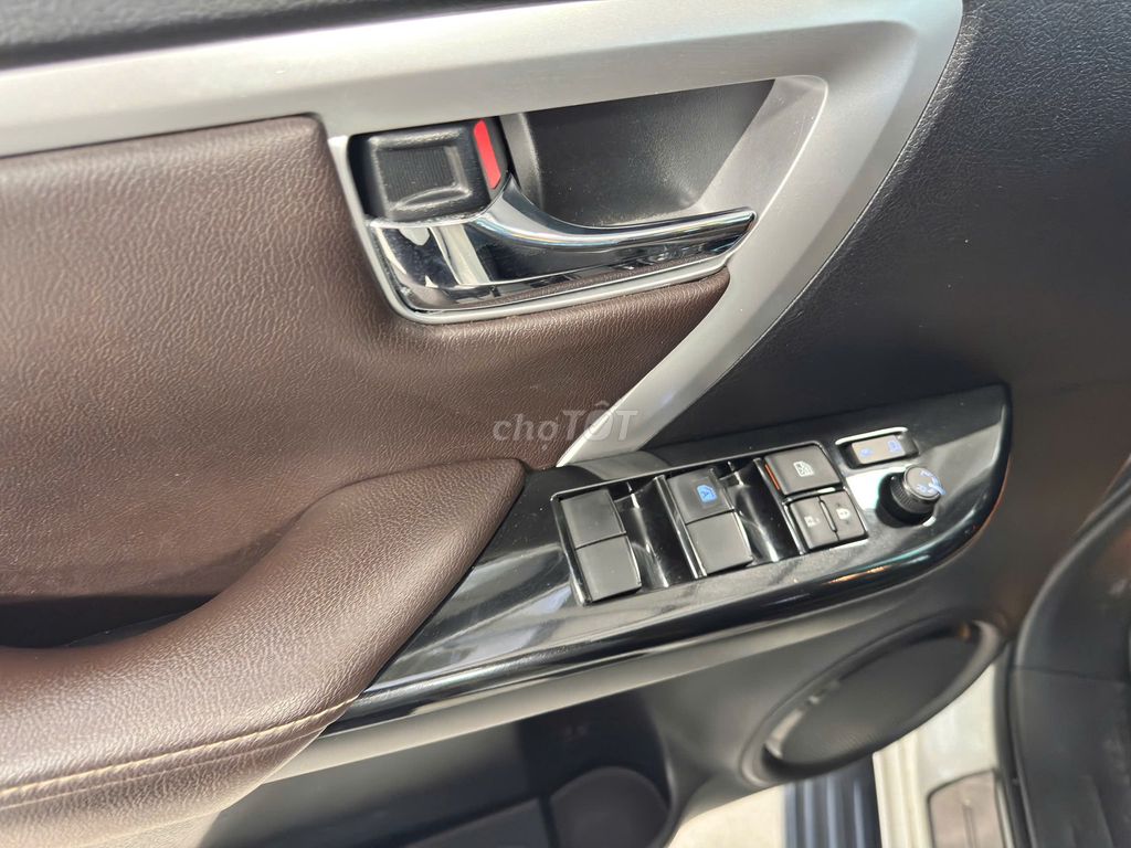 Toyota Fortuner 2020 2.4AT 4x2(CÒN THƯƠNG LƯỢNG). Mua bán Ô tô tại Quận Gò Vấp Tp Hồ Chí Minh được đăng bởi Gia Lạc Toyota hình 13