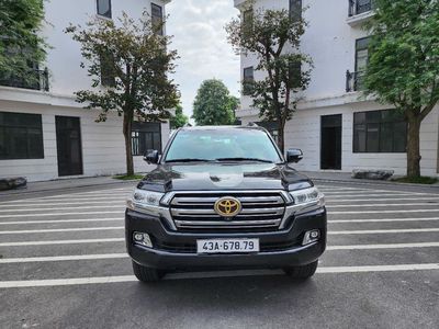 Toyota Land Cruiser 2016 VX 4.6 V8 - 90000 km