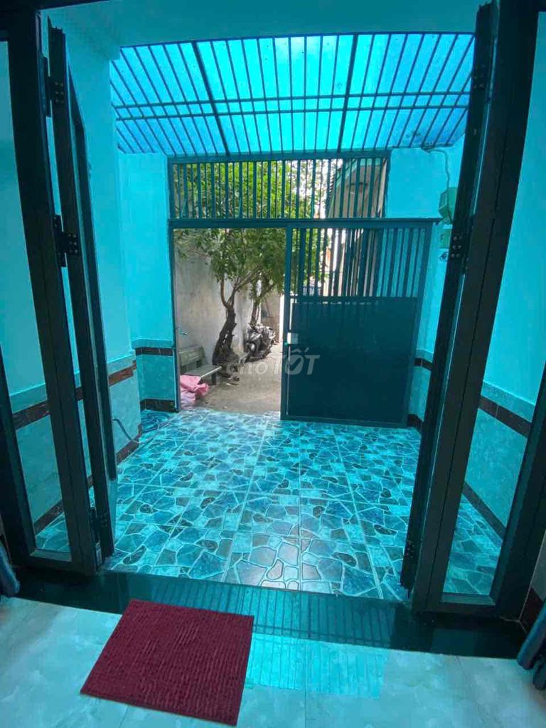 BÁN NHÀ NGAY CV PMQT 53M2,CÓ SÂN TRƯỚC RỘNG CHO TRẺ NHỎ VUI CHƠI