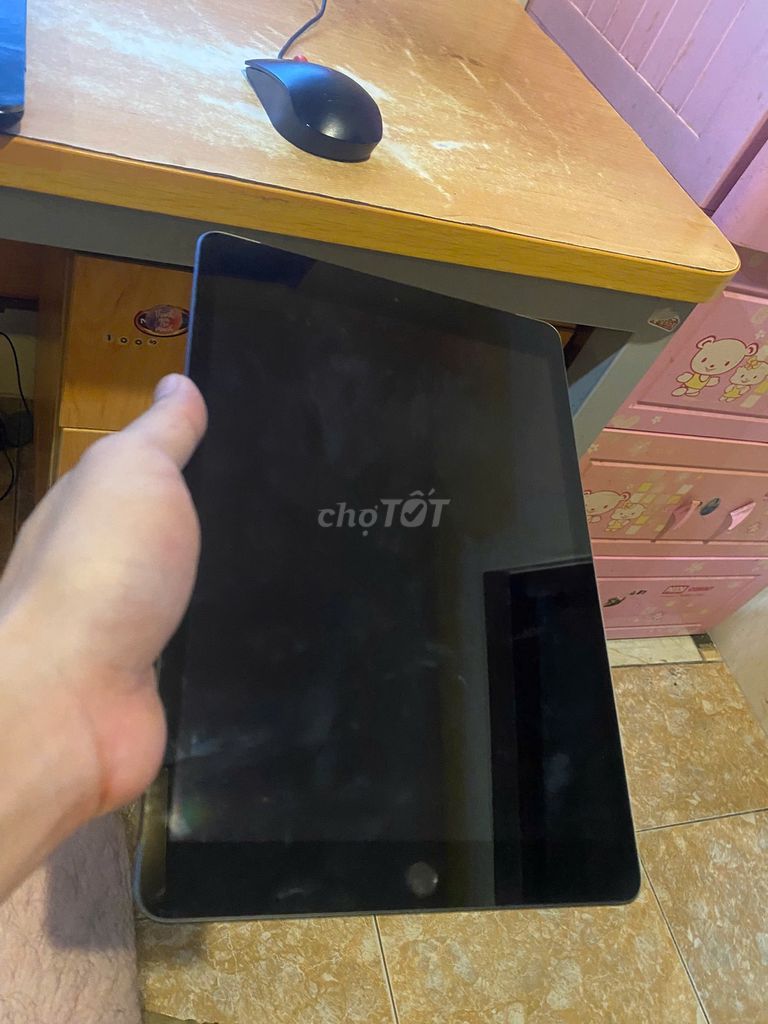 Apple iPad Gen 7 32GB Xám Đã sử dụng. Mua bán Máy tính bảng tại Quận Hai Bà Trưng Hà Nội được đăng bởi Hoa Rơi Cửa Phật hình 1