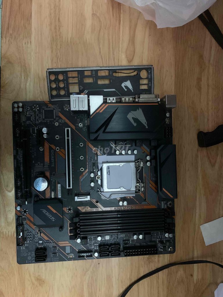 cần đi gấp con main aorus b360m pro