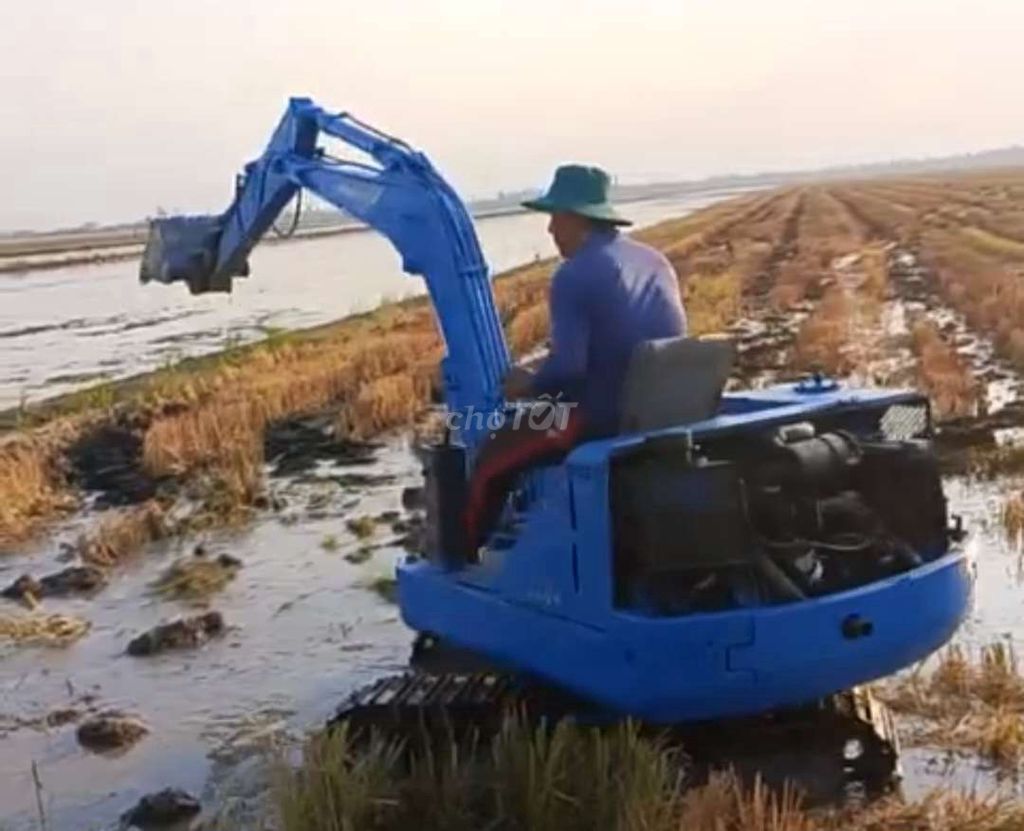 KOBELCO 015 DỌN ĐẸP. Mua bán Phương tiện khác tại Huyện Cái Bè Tiền Giang được đăng bởi AN hình 6