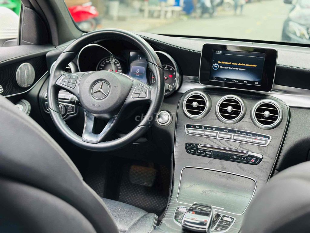 Mercedes Benz GLC 300 AMG 4MATIC  Model 2017. Mua bán Ô tô tại Quận 8 Tp Hồ Chí Minh được đăng bởi Hồng Phúc hình 10