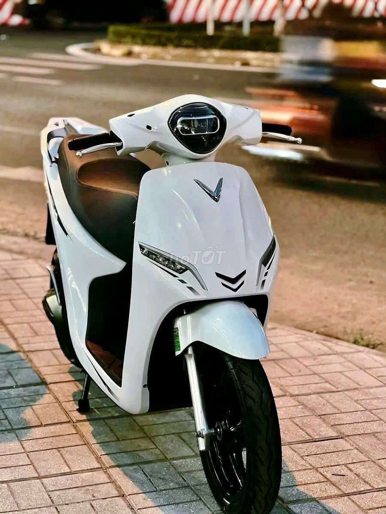Электрический скутер VinFast Feliz II White для домашнего использования