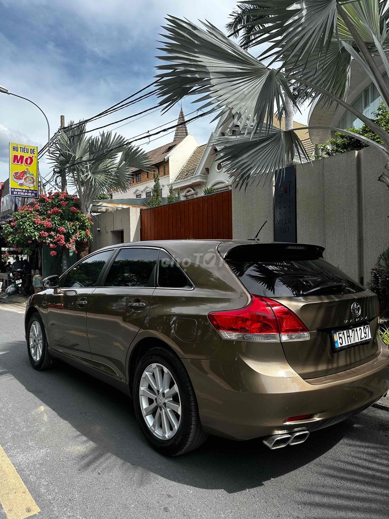 Tôi cần bán xe nhà chính chủ Venza 2009 nguyên zin. Mua bán Ô tô tại Quận 1 Tp Hồ Chí Minh được đăng bởi Luật Nguyễn hình 4