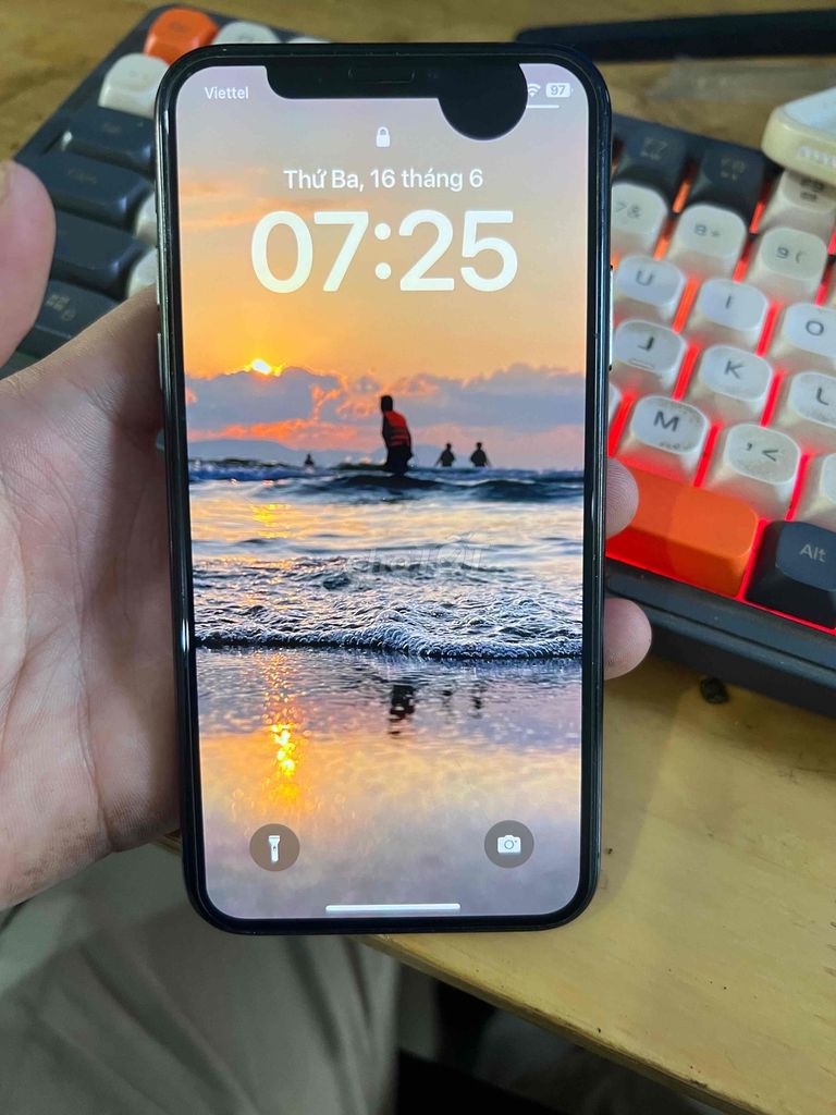 Apple iPhone X 64GB Đen. Mua bán Điện thoại tại Thành phố Buôn Ma Thuột Đắk Lắk được đăng bởi Đạt Huỳnh Tấn hình 1