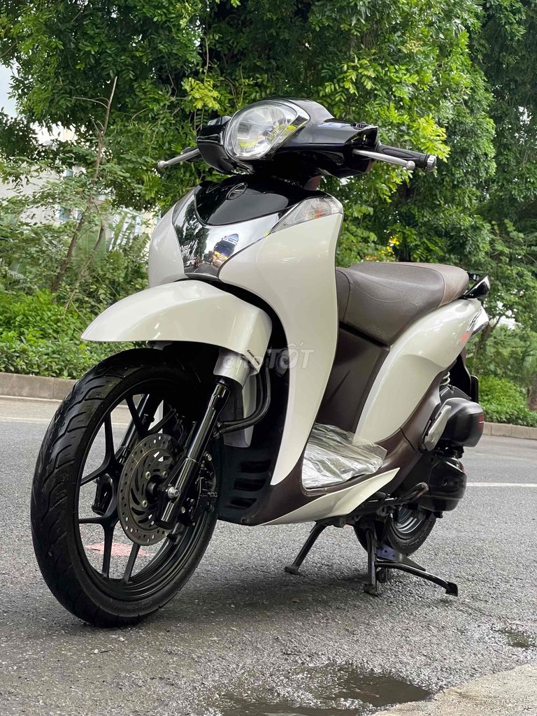 SHMODE BẢN SPORTY. Mua bán Xe máy tại Quận Đống Đa Hà Nội được đăng bởi Hà hình 2