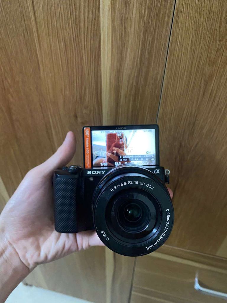 Máy ảnh Sony A5000 kèm lens 16-50mm. Mua bán Máy ảnh, Máy quay tại Quận Hoàng Mai Hà Nội được đăng bởi Quyết hình 1
