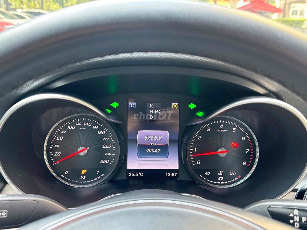 Mercedes-Benz C200 2016 Trắng 90000 km. Mua bán Ô tô tại Quận Cầu Giấy Hà Nội được đăng bởi Cao Quý hình 9