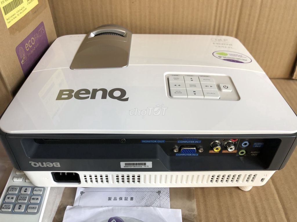 Máy chiếu gần BenQ MW824ST  Độ phân giải cao,