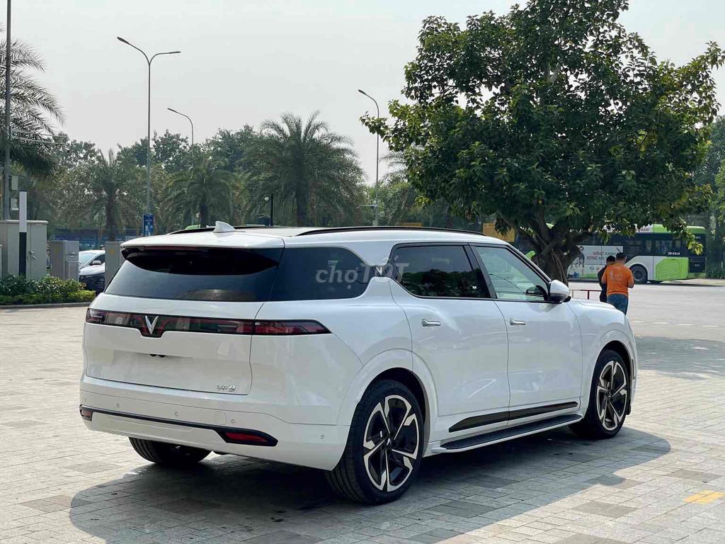 TRẢ TRƯỚC GẦN 200 TRIỆU NHẬN NGAY VF9. Mua bán Ô tô tại Quận 1 Tp Hồ Chí Minh được đăng bởi VINFAST SÀI GÒN  hình 8