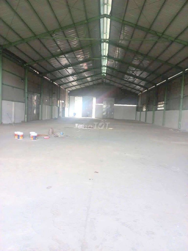 KHO - XƯỞNG ( 2500M2 )  QUẬN  BÌNH TÂN.  TPHCM