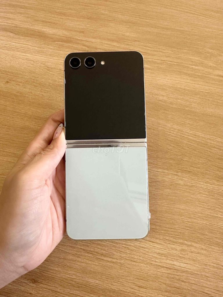 Samsung Galaxy Z Flip5 512GB Xanh Ngọc. Mua bán Điện thoại tại Quận Tân Bình Tp Hồ Chí Minh được đăng bởi TuanDigi VN hình 1