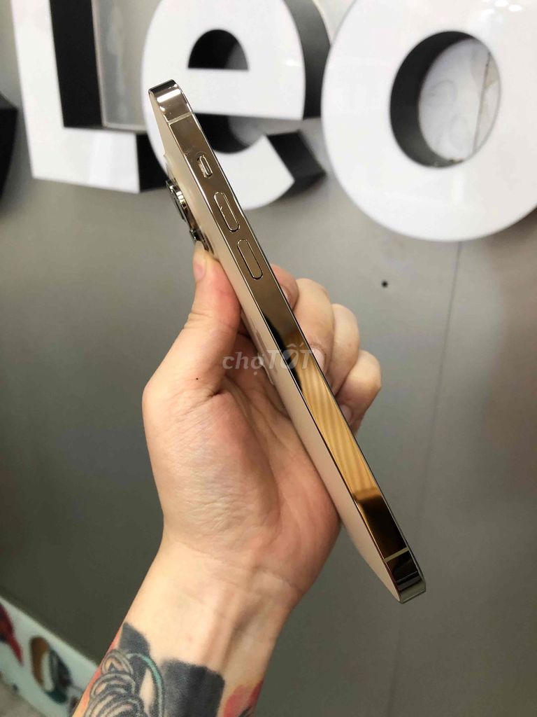 iPhone 14 ProMax 256G Gold Mỹ. Mua bán Điện thoại tại Thành phố Thủ Dầu Một Bình Dương được đăng bởi iPhong bán iPhone hình 1