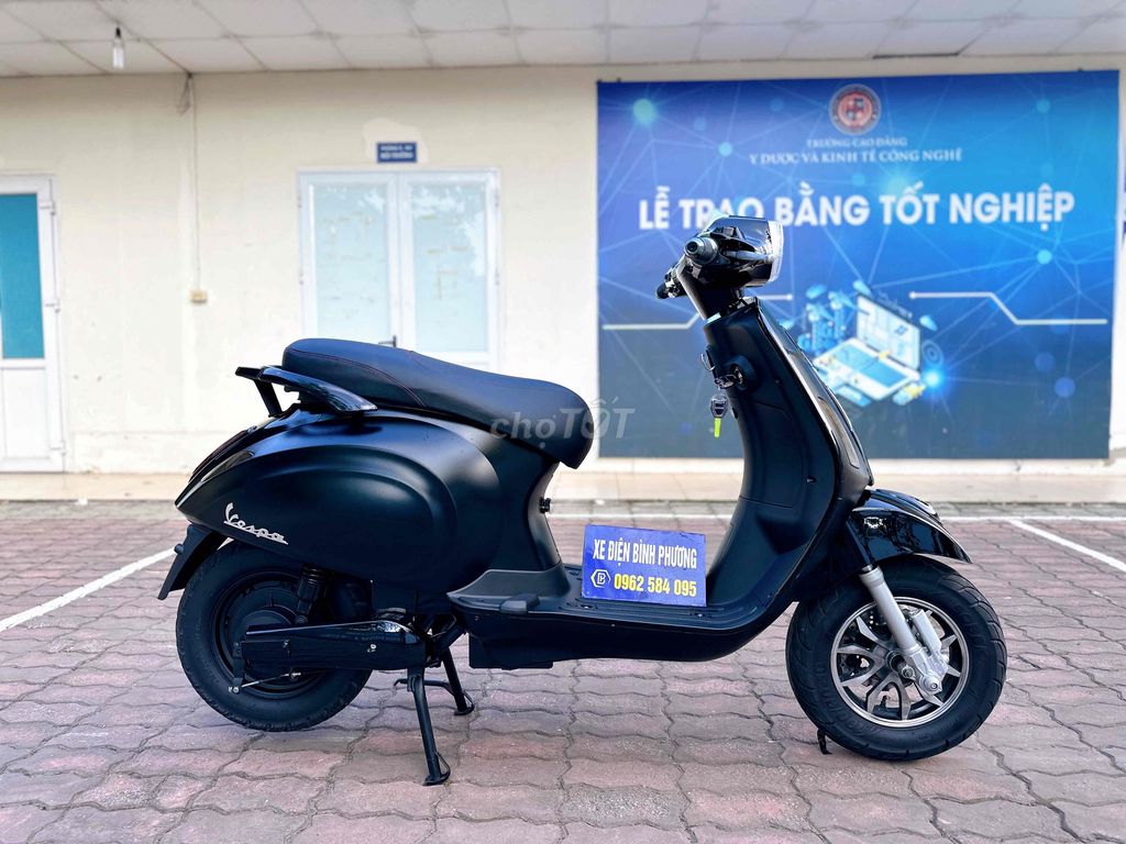 Электроскутер Vespa GTDD Матовый черный с аккумулятором 2026