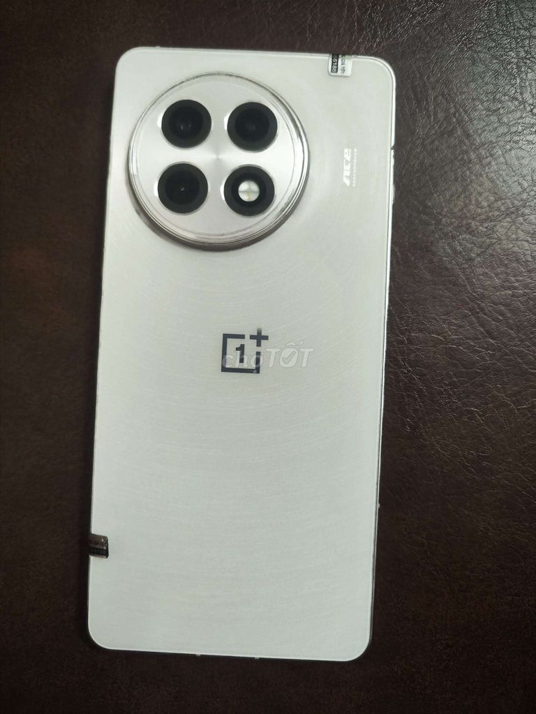 OnePlus Ace 5 Trắng bạc Like new săn seal shopee. Mua bán Điện thoại tại Quận Long Biên Hà Nội được đăng bởi Kiều My hình 1