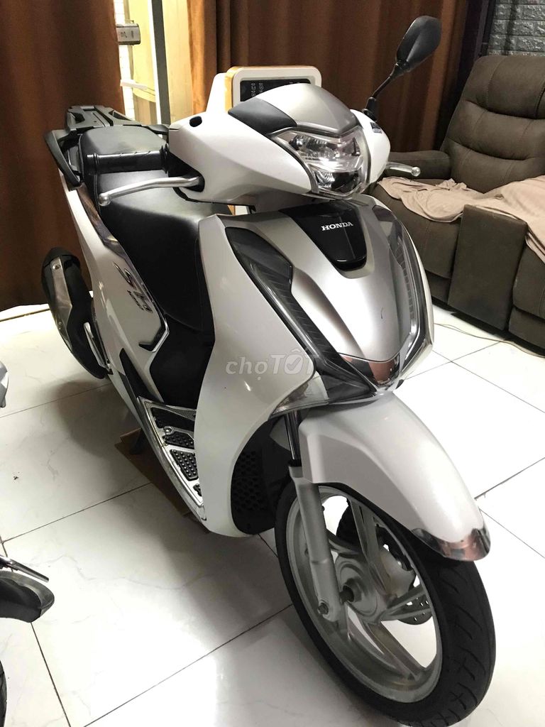 SH 2019 , đăng ký 2021 màu trắng camay khoá smacke. Mua bán Xe máy tại Quận 10 Tp Hồ Chí Minh được đăng bởi Chi hình 1