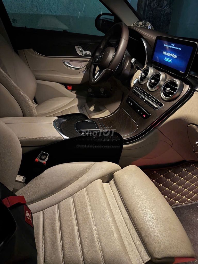 Mercedes Benz GLC 2022 200 - 48000 km. Mua bán Ô tô tại Thành phố Thủ Đức Tp Hồ Chí Minh được đăng bởi Tên chưa cung cấp hình 3