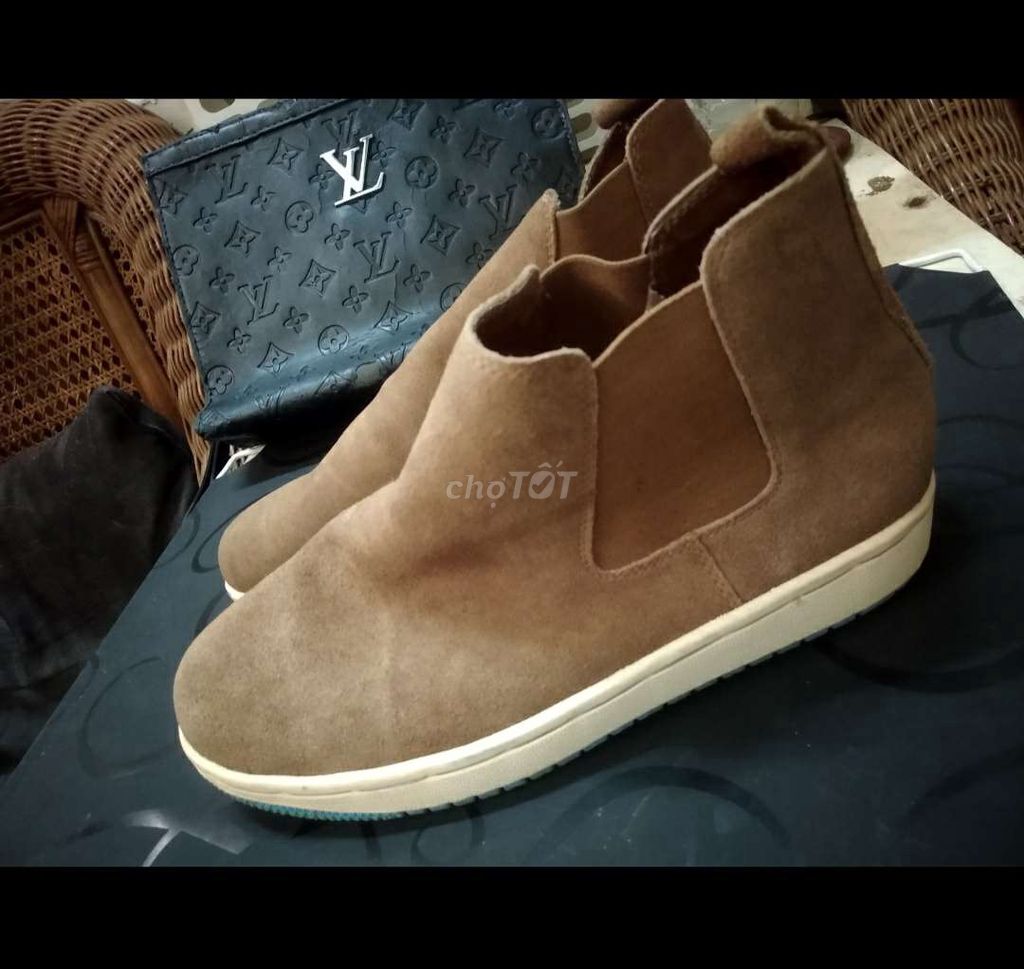 🇺🇸 Giày Nike Boots cổ lửng da bò lộn còn tem nhãn❤️. Mua bán Giày dép tại Quận Ninh Kiều Cần Thơ được đăng bởi Shop Tứ Quí hình 1