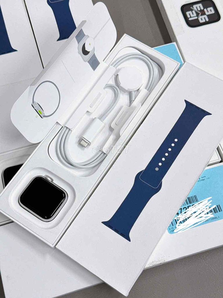 Apple Watch SE 2 40mm GPS Bạc Mới 100%. Mua bán Thiết bị đeo thông minh tại Quận 10 Tp Hồ Chí Minh được đăng bởi Táo Tốt Apple  hình 1