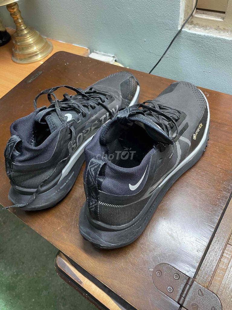 Giày chạy bộ Nike-size 42