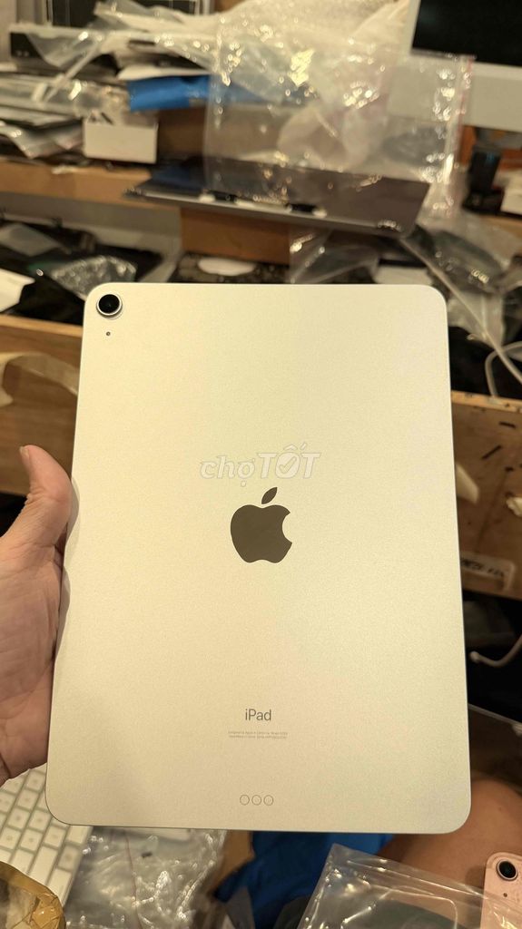 Apple iPad Air 4 64GB Bạc 99%. Mua bán Máy tính bảng tại Quận 10 Tp Hồ Chí Minh được đăng bởi nguyen trieu phu hình 1