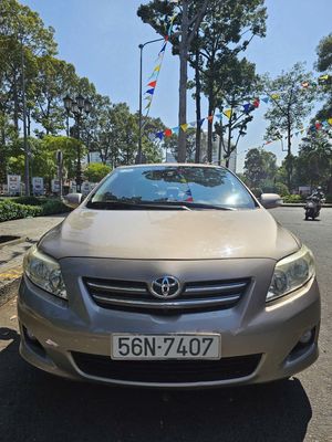 Toyota Altis 1.8 AT Vàng cát