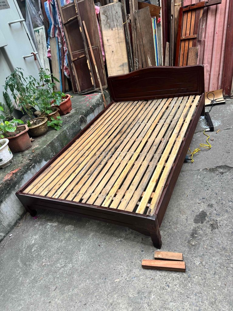 Dát giường gỗ thanh lý. Mua bán Giường, chăn ga gối nệm tại Quận Thanh Xuân Hà Nội được đăng bởi Hưng hình 1