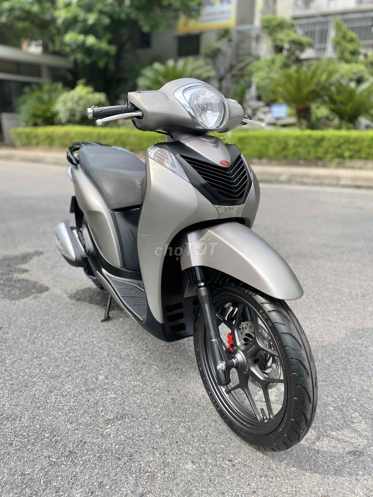 HONDA SH MODE - 125cc phanh [CBS] sx 2018.. Mua bán Xe máy tại Quận Hoàng Mai Hà Nội được đăng bởi Xe Máy Quân Oanh  hình 3