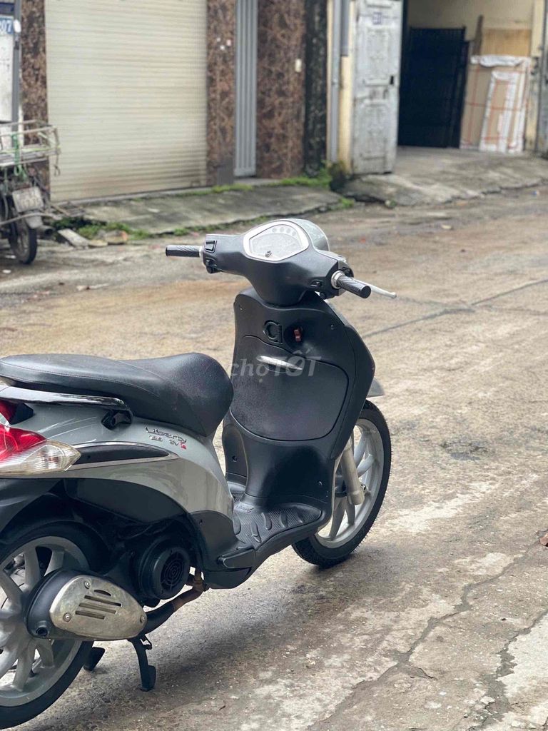 Piaggio Liberty серый скутер
