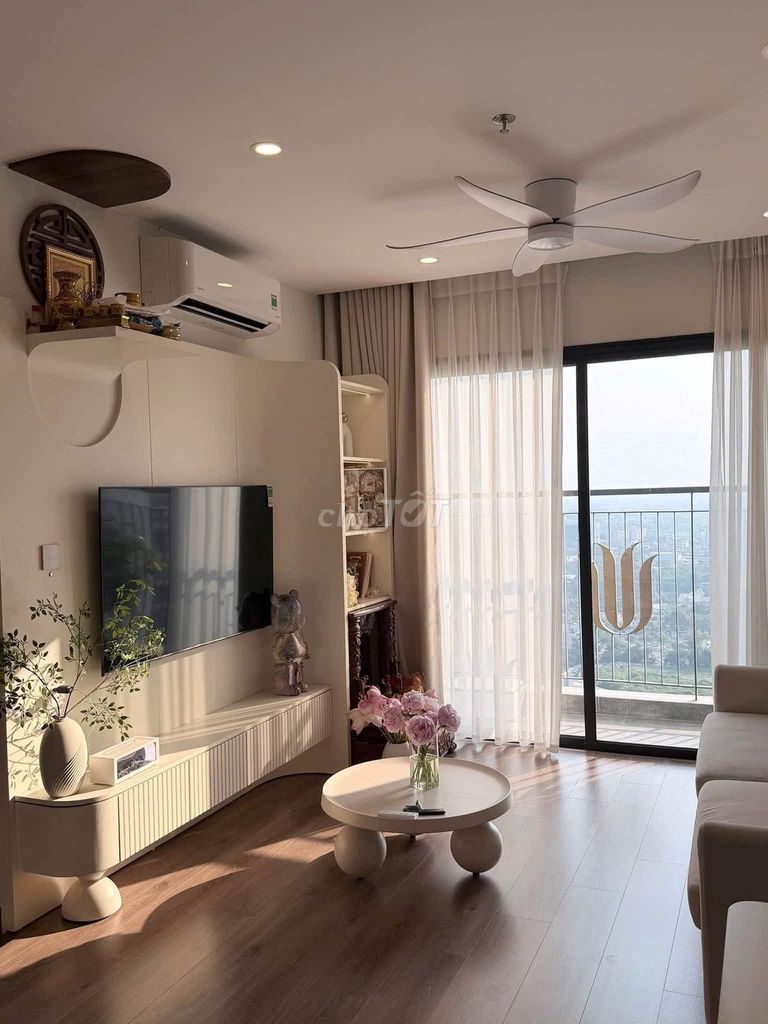 Продается квартира Vinhomes Smart City площадью 55 м², полностью меблированная