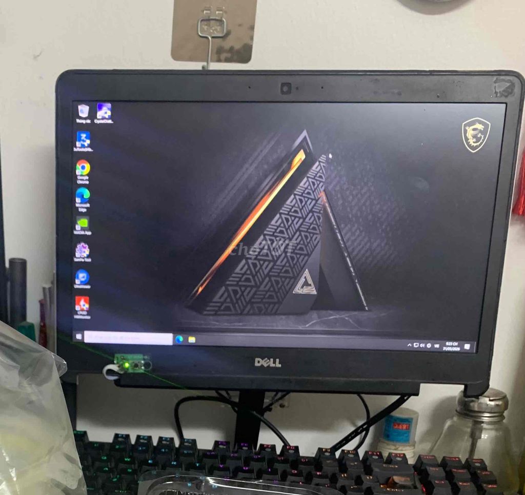 Màn hình Dell 14 inch Full HD Đen. Mua bán Phụ kiện (Màn hình, Chuột...) tại Huyện Thanh Trì Hà Nội được đăng bởi Sam Nguyễn hình 1